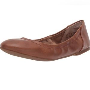 NWOT Amazon Essentials Brown Flats